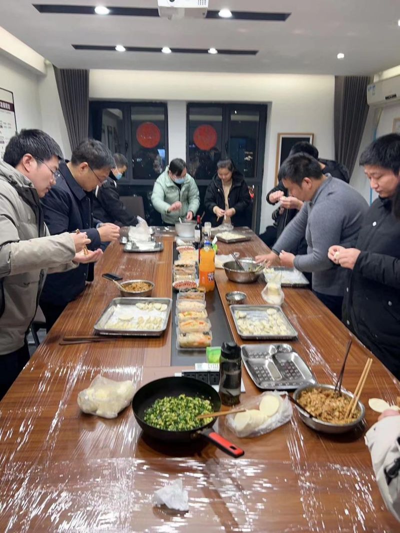 通達(dá)軟件公司組織開(kāi)展“情暖冬至，餃香飄逸”冬至包餃子活動(dòng)