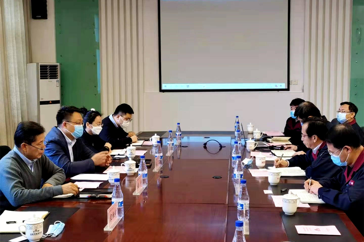 航空集團與沈陽鑄造研究所有限公司開展合作會談